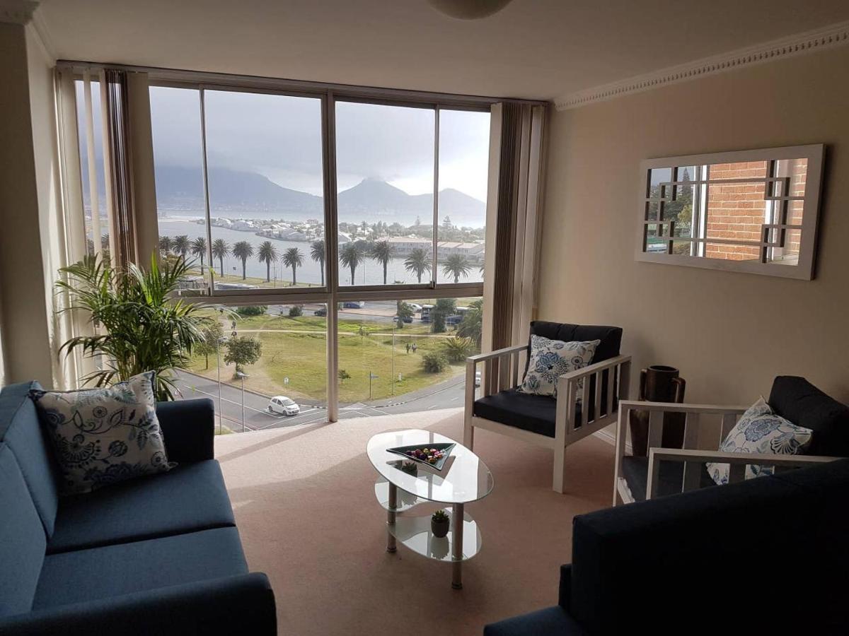 Arnhem Building- Cozy 2 Bedroom Flat Overlooking Beach And Table Mountain *
