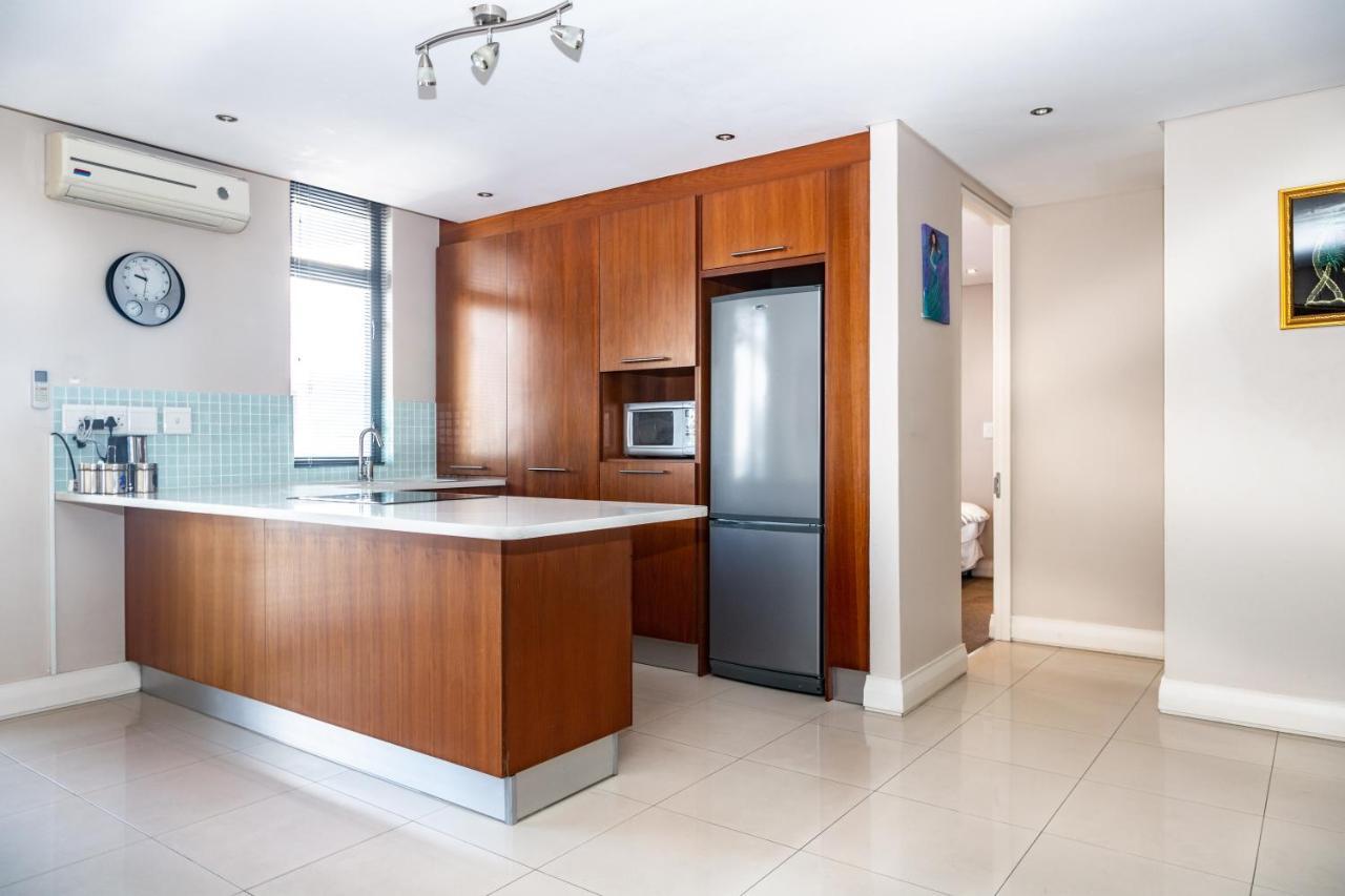 Elegant Beachfront 192 Eden On The Bay Beachfront Apartment, Blouberg, Apartment Cape Town