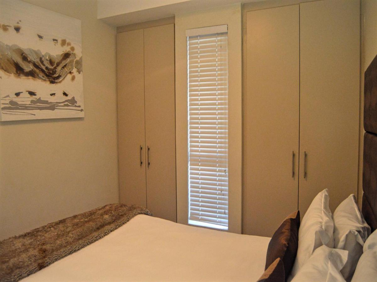 Apartment Canal Quays Apartments Cape Town