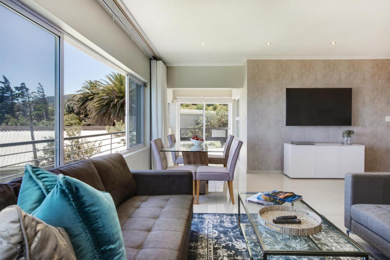 Crownebay Apartment Cape Town