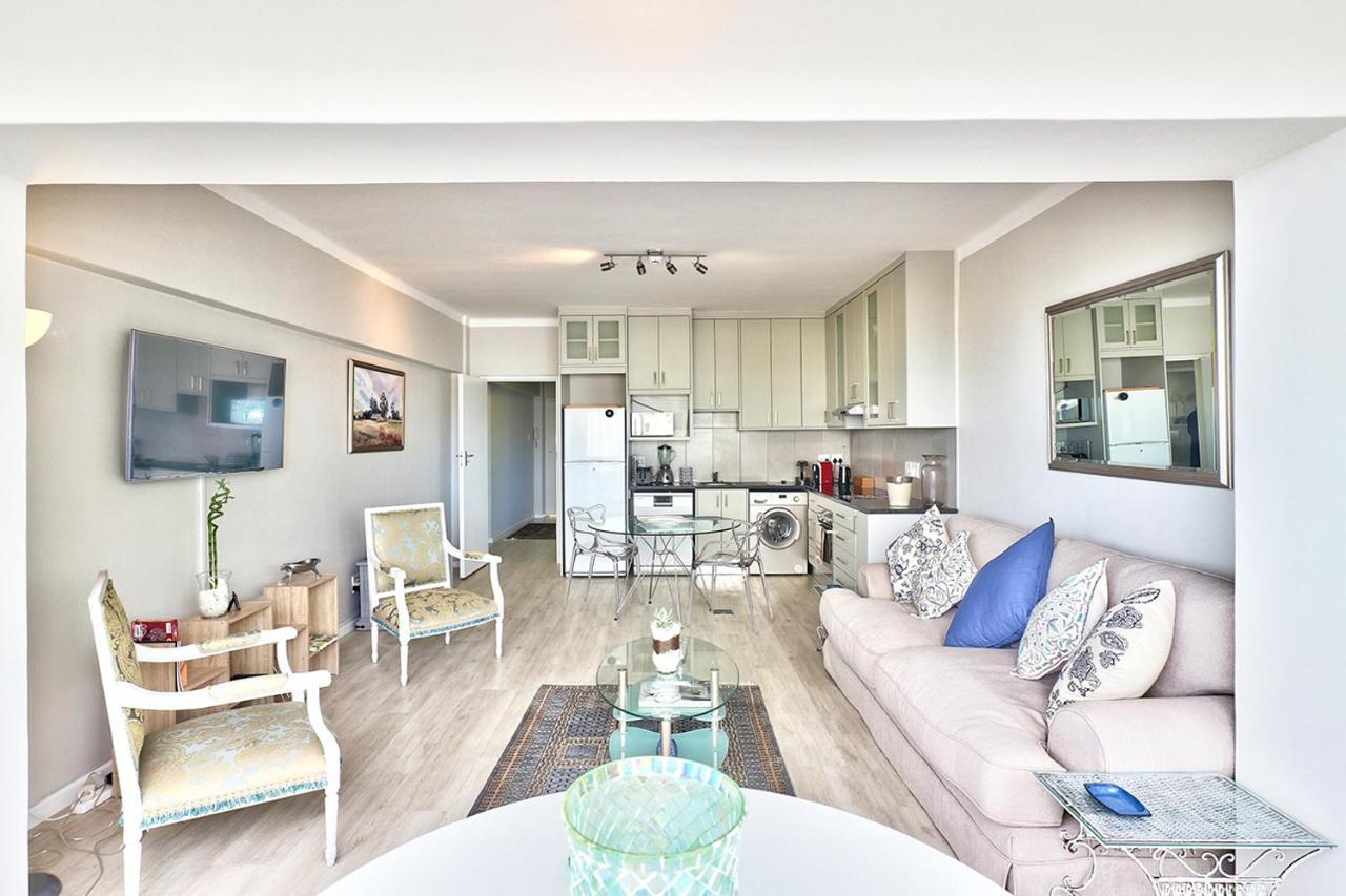 69 Mimosa, Sea Point Apartment *