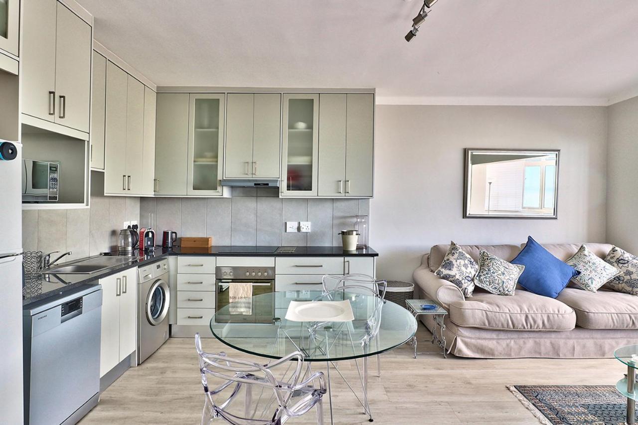 Apartment 69 Mimosa, Sea Point *