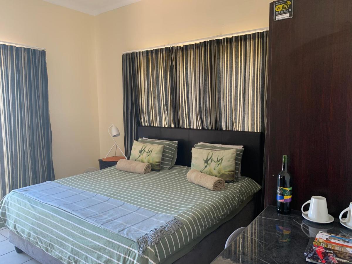 12 Greenpoint Guesthouse Homestay Cape Town