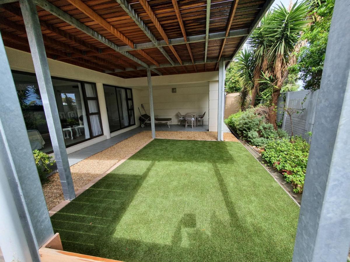 Camps Bay Garden Apartment