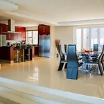 House Havana 6 Bedroom Villa, Camps Bay