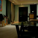 Mo Square Capital N Guest House