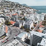 Cozy One-Bedroom In The Heart Of Sea Point