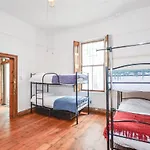 Oak Lodge Backpackers