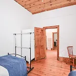 Oak Lodge Backpackers