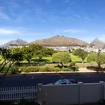 Mouille Point 2 Bedroom
