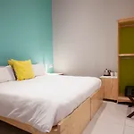 Mojo Hotel & Market