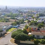 Oceanview Apartment -- Stunning View Of Table Mountain & Atlantic Ocean