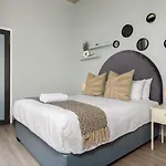 Hillhouse 8