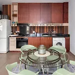 Stylish Flat In Flamboyant Area- No Loadshedding Canterbury
