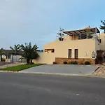 Walters Lane Comfort Apartment 2 - No Loadshedding