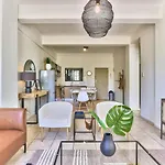 The Piazza 1 Bedroom Spacious Apartment With Study