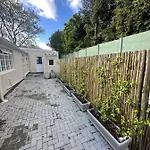 Camellia Cottage - Courtyard Room