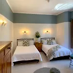 Dale Court Guest House