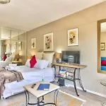 Green Point Apartment