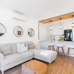 Leisure Bay 117 By Host Agents