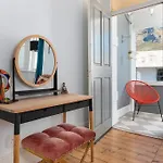 Victorian 2Br Views, Charm & Central Stay