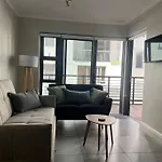 Modern Apartment In Observatory