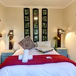 Strand Double En-Suite Studio