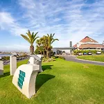 Luxury Private Beachfront 2 Bedroom Dolphin Apartment, Blouberg, Cape Town