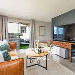 Luxury Green Point Apartment