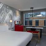 Radisson Red Hotel V&A Waterfront Cape Town