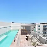 Paragon Luxe Modern Rooftop Pool