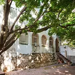 Roeland Terrace Hidden Gem