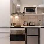 The Rose 303: City Centre Studio Apartment