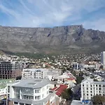 The Rose 303: City Centre Studio Apartment