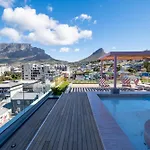 The Rose 405: Modern Studio Aprt With Rooftop Pool