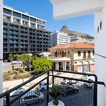 Flamingo 203: Sea Point Aprt With Mountain Views