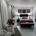 The Penthouse, Pub Lounge And Porch On The Palace, Bloubergstrand