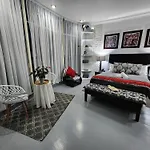 The Penthouse, Pub Lounge And Porch On The Palace, Bloubergstrand