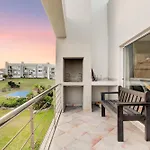 77 Balmoral Heights