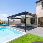 Luxury Villa With 5 Bedrooms, Heated Pool And Inverter In Blouberg