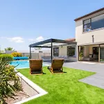 Luxury Villa With 5 Bedrooms, Heated Pool And Inverter In Blouberg