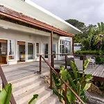 Seaside Panache - Cosy Home, Pool, Ocean Views