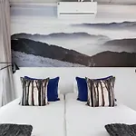 9A Loader - Roof Top Hot Tub And Mountain Views