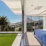 Amara 2 -Designer Penthouse With Solar Power