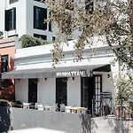 Mediterranean Style Accommodation In De Waterkant