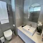 Modern Studio In Sea Point