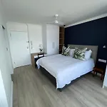 Modern Studio In Sea Point