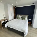 Modern Studio In Sea Point