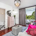 St Martini Mountain View Studio