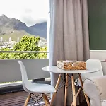 St Martini Mountain View Studio